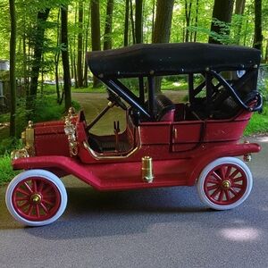NWOT 1909 Ford Model T Touring Car 1/32 Diecast Model National Motor Museum